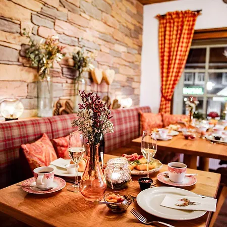 Szálloda Lodge Hotel Winterberg *
